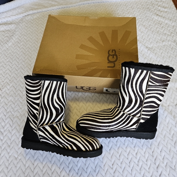 UGG Australia Classic Short Exotic Zebra Boots 1002790 Size 5 - Picture 6 of 13